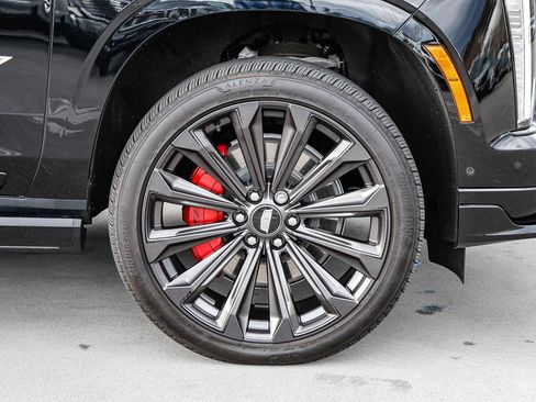 Used 2025 Cadillac Escalade V AWD/4WD image 10