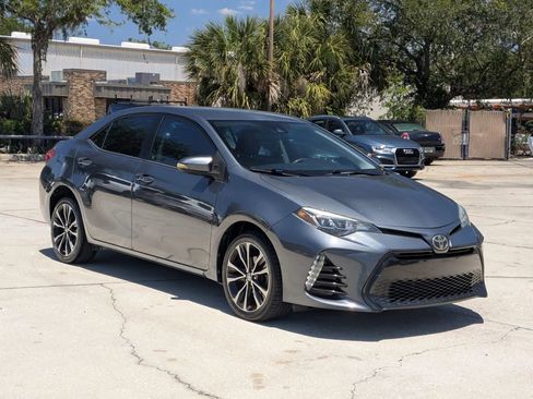 Used 2017 Toyota Corolla SE FWD image 4