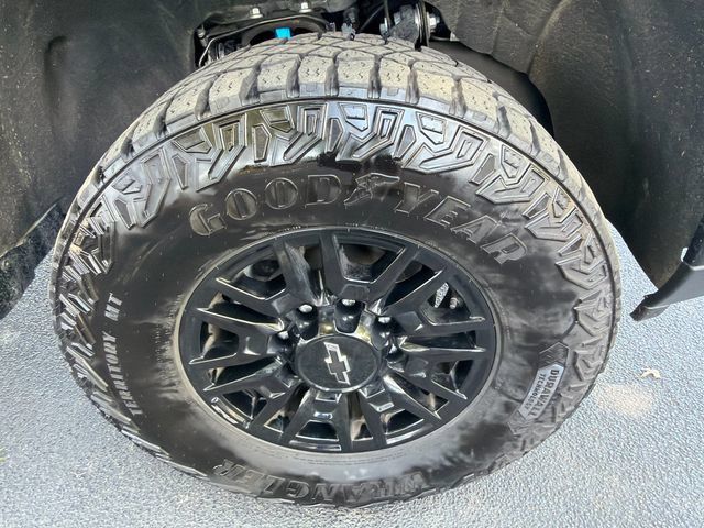 Used 2024 Chevrolet Silverado 2500 ZR2 w/ Technology Package AWD/4WD image 12