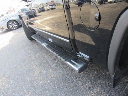 Used 2017 GMC Sierra 1500 SLT image 11