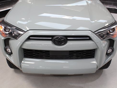 Used 2022 Toyota 4Runner Trail Special Edition AWD/4WD image 8