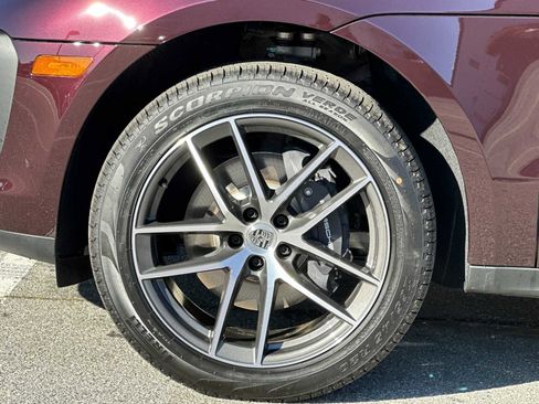 New 2026 Porsche Macan image 28