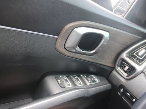 Used 2023 Kia Sorento S w/ Panoramic Sunroof Package AWD/4WD image 44