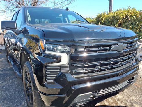 Used 2023 Chevrolet Silverado 1500 RST w/ Rally Edition AWD/4WD image 2
