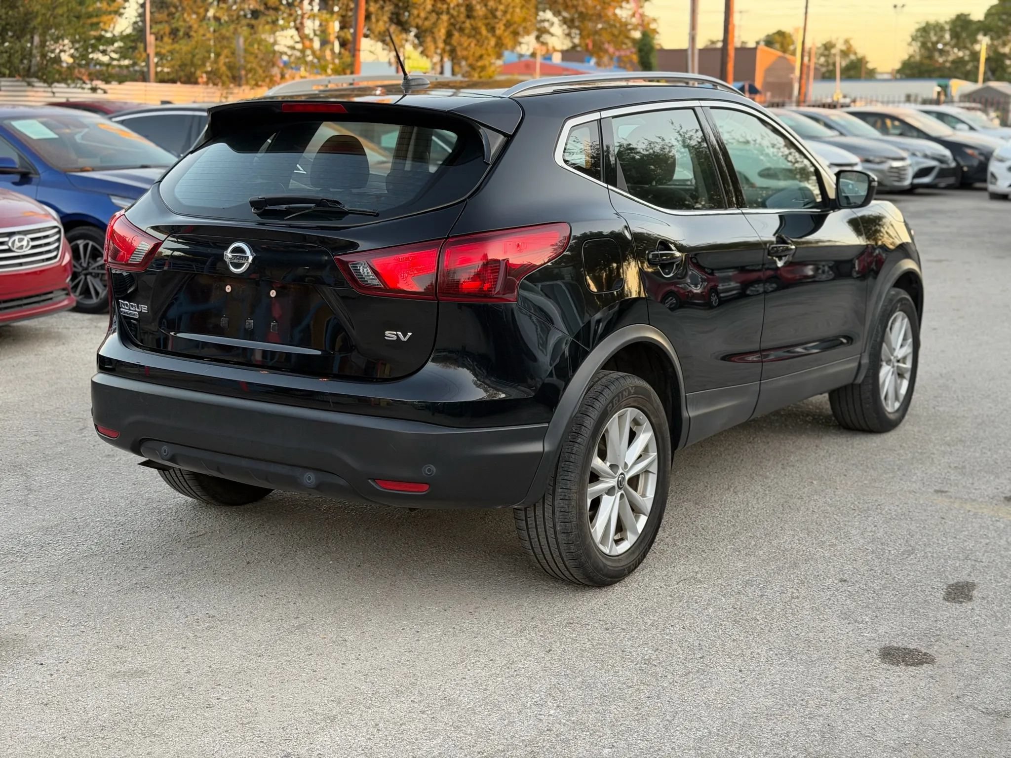 Used 2019 Nissan Rogue Sport SV FWD image 9