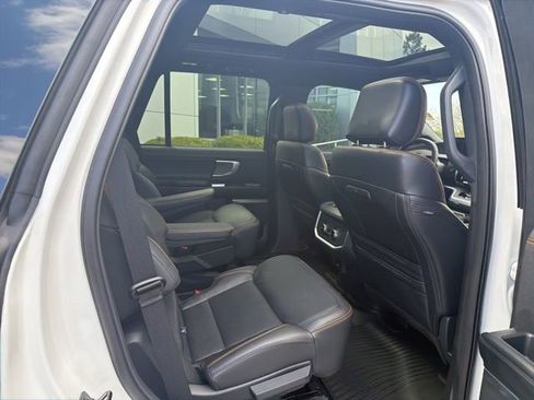 Used 2025 Ford Expedition Tremor AWD/4WD image 27