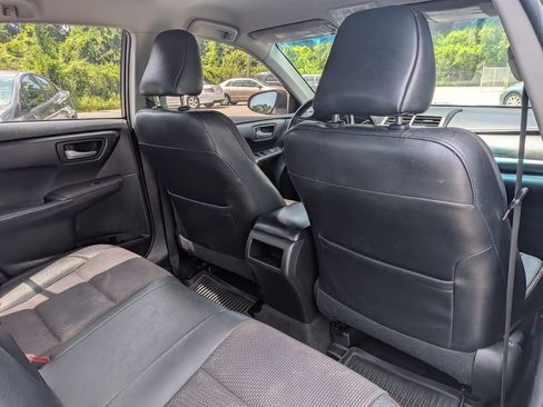 Used 2016 Toyota Camry SE FWD image 25