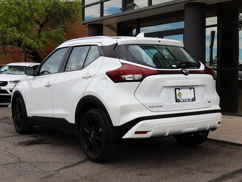 Used 2023 Nissan Kicks SV FWD image 9