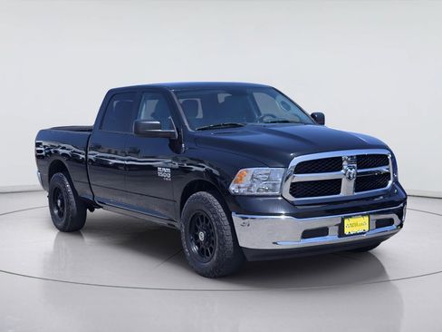 Used 2020 RAM 1500 Classic SLT RWD image 3