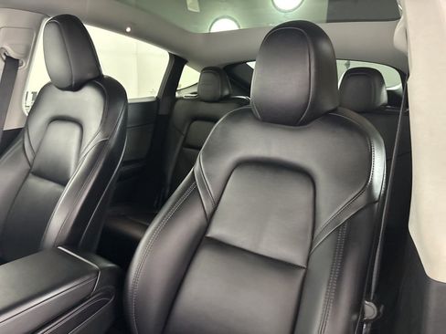 Used 2023 Tesla Model Y Performance image 8