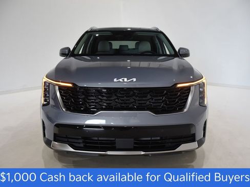 New 2025 Kia Sorento S image 2