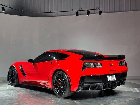 Used 2016 Chevrolet Corvette Z06 w/ Z07 Performance Package RWD image 9
