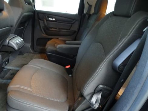 Used 2016 GMC Acadia SLE AWD/4WD image 4