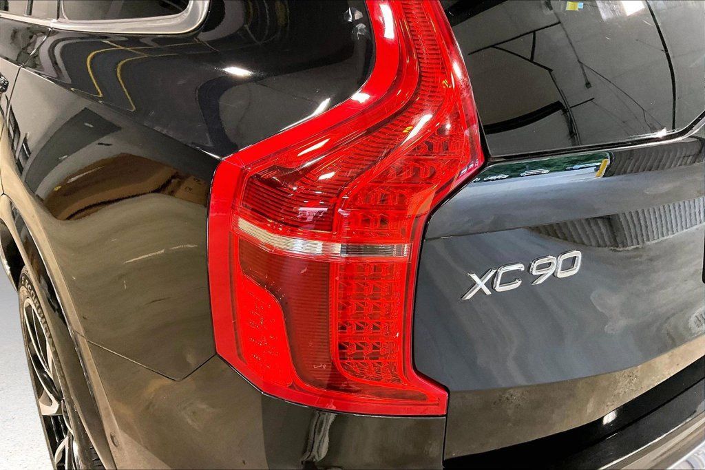 Certified 2024 Volvo XC90 B6 Plus AWD/4WD image 24
