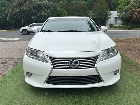 Used 2015 Lexus ES 300h w/ Navigation System Package FWD image 2