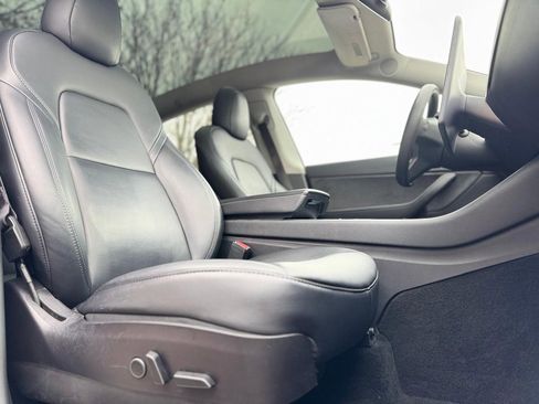 Used 2021 Tesla Model Y Long Range image 21