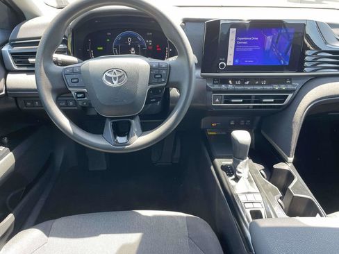 Used 2025 Toyota Camry LE FWD image 9