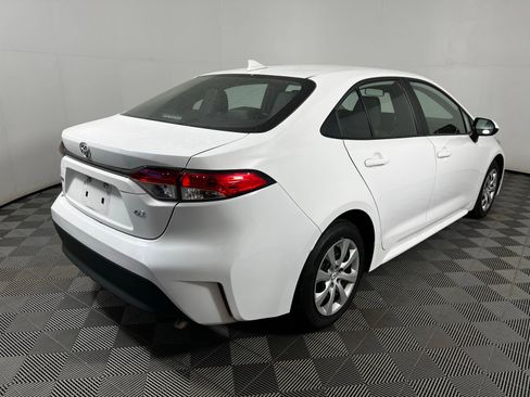 Certified 2025 Toyota Corolla LE FWD image 5