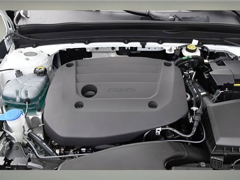 Certified 2025 Volvo XC40 B5 Core w/ Protection Package Premier image 25