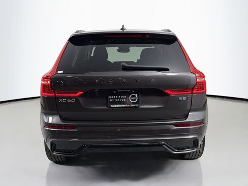 Certified 2025 Volvo XC60 B5 Plus image 7