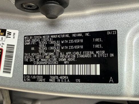 Used 2023 Toyota Highlander XLE FWD image 38