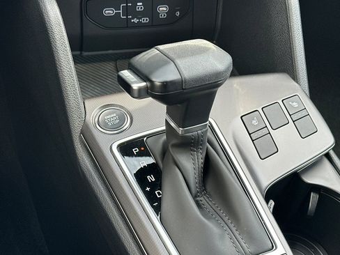 Used 2026 Kia Sportage EX w/ EX Panorama Roof Package image 23