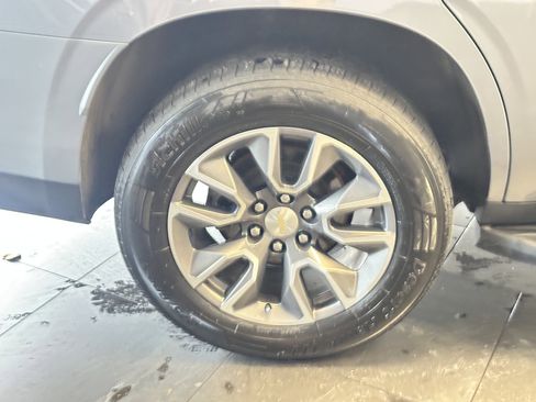 Used 2022 Chevrolet Tahoe LT w/ LT Signature Package image 18