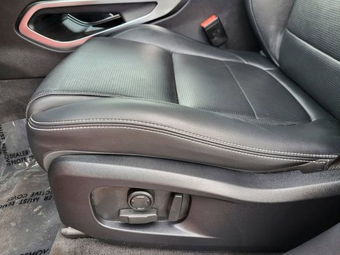 Used 2024 Jaguar F-PACE R-Dynamic S image 15