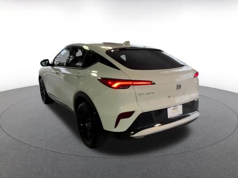 Used 2025 Buick Envista Sport Touring image 11