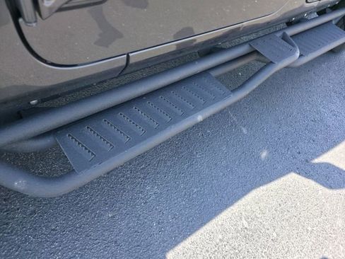 Used 2023 Jeep Gladiator Sport image 11