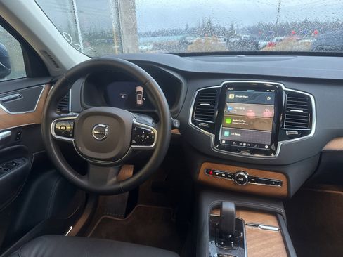 Used 2025 Volvo XC90 B6 Plus image 16