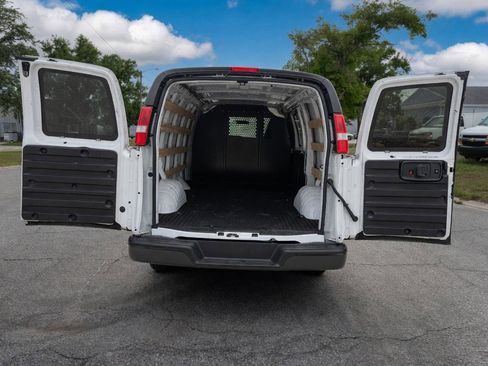 Used 2025 Chevrolet Express 2500 w/ Driver Convenience Package RWD image 11