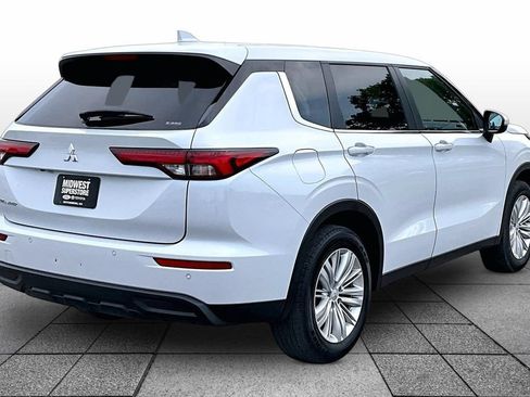 Used 2024 Mitsubishi Outlander ES AWD/4WD image 12