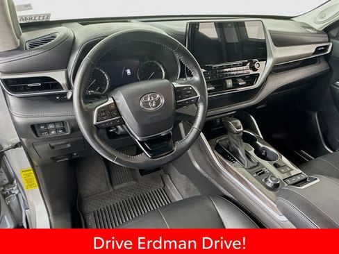 Certified 2021 Toyota Highlander Platinum AWD/4WD image 7