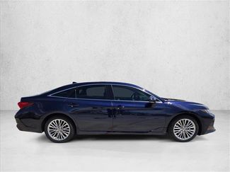 Used 2022 Toyota Avalon Limited w/ Advanced Safety Package FWD video 4