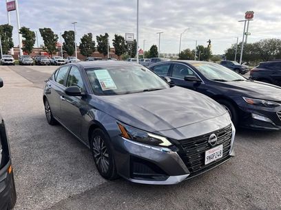 Used 2025 Nissan Altima 2.5 SV