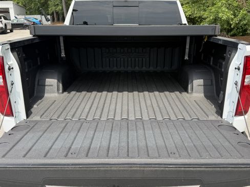 Used 2024 Chevrolet Silverado 1500 ZR2 AWD/4WD image 10