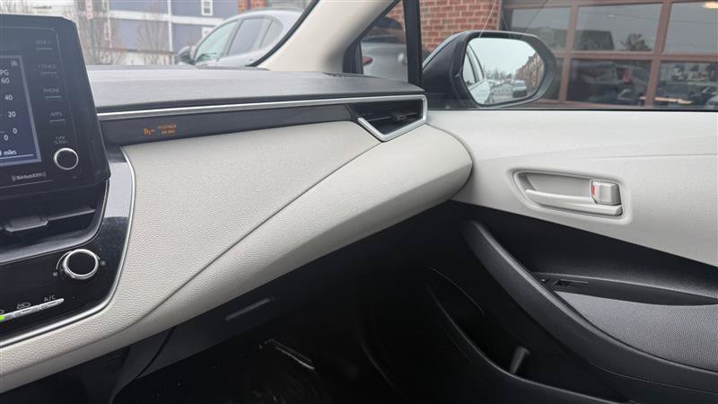 Used 2022 Toyota Corolla LE FWD image 36