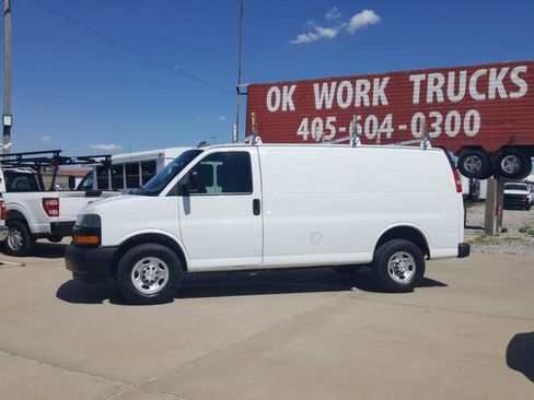 Used 2018 Chevrolet Express 2500 w/ Driver Convenience Package image 2