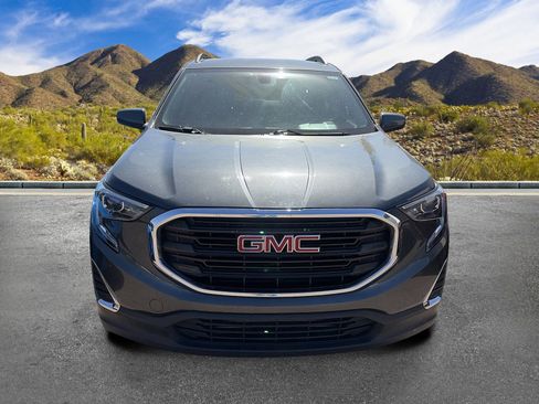 Used 2018 GMC Terrain SLE w/ Driver Convenience Package FWD image 5
