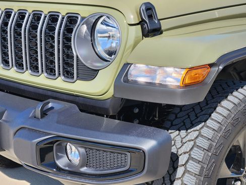 New 2025 Jeep Gladiator Sport image 6