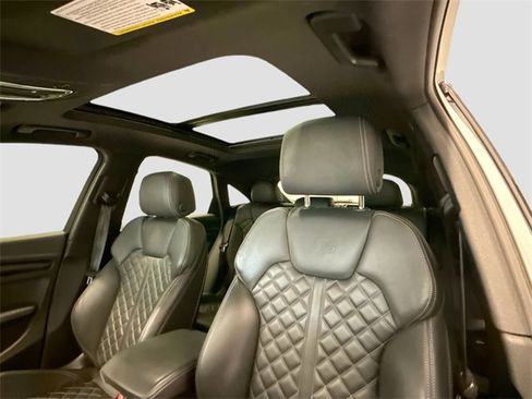Used 2023 Audi SQ5 Premium Plus image 19