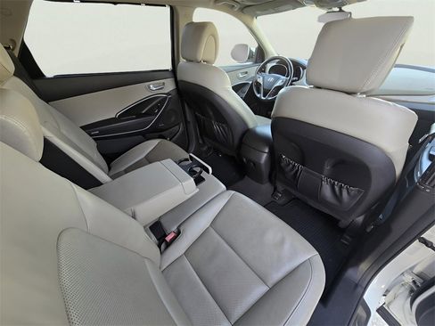 Used 2016 Hyundai Santa Fe SE w/ Option Group 03 image 15