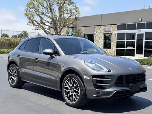 Used 2018 Porsche Macan Turbo AWD/4WD image 6