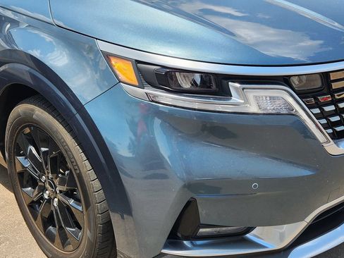 Certified 2022 Kia Carnival SX FWD image 4
