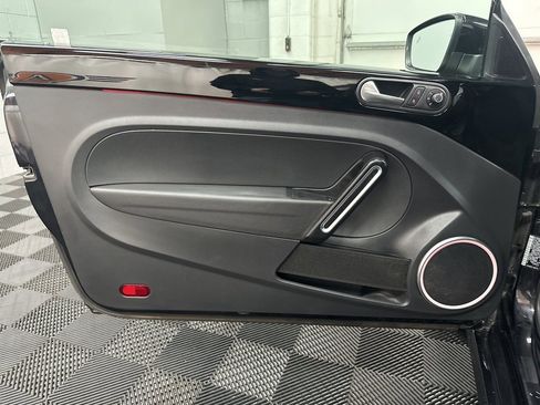 Used 2019 Volkswagen Beetle 2.0T SE image 19