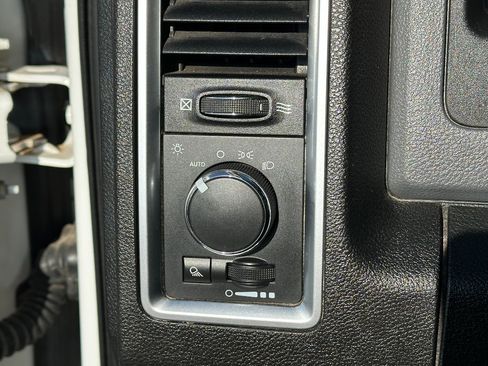 Used 2015 RAM 2500 SLT image 24