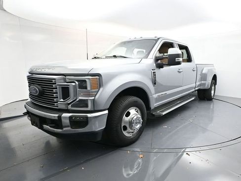 Used 2022 Ford F350 Lariat w/ Lariat Ultimate Package image 3