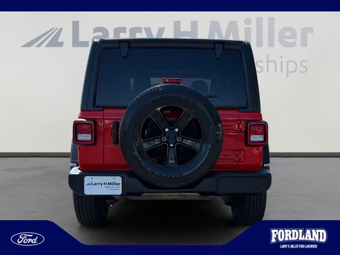 Used 2022 Jeep Wrangler Unlimited Sport AWD/4WD image 4
