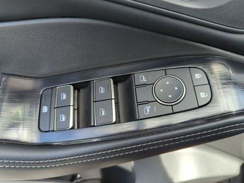 Certified 2025 Nissan Rogue SL FWD image 27